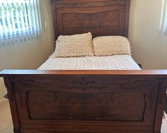 Full Victorian bed