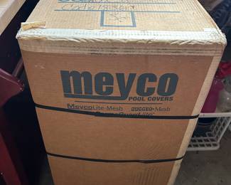 Meyco pool cover NIB 18x36
