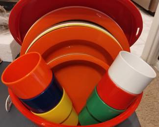 Party ball comes with cups, small and large plates 