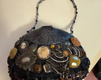 64Jul 08 2025 03 07pmLnLa