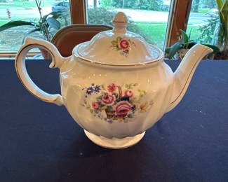 vintage Windsor England Floral Flower Basket Teapot 