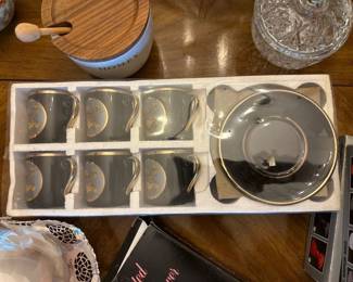 Set of 6 Espresso Cups and Saucers 