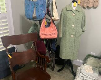 Vintage rocking chair
Vintage ladies coat