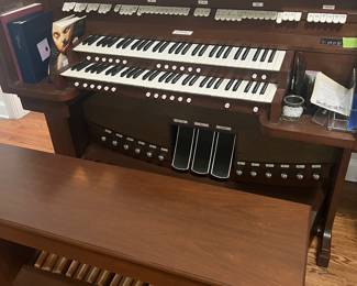 2- Manual Allen MDS-16 organ