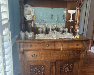 Antique Oak Buffet/sideboard