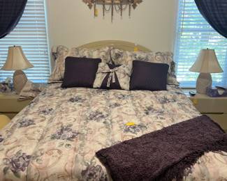 Croscill bedding
Lane bedroom suite
