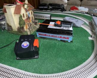 2 Lionel Train Sets