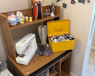 Sewing Machine, Decor