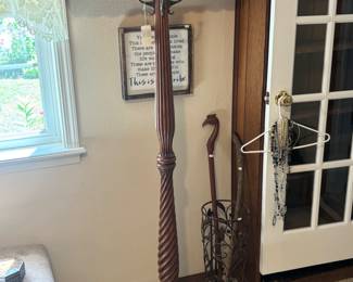Spiral Wood Coat Rack 