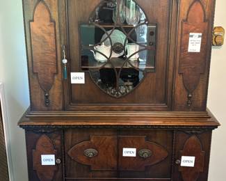 Antique Style China Cabinet 