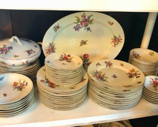 Vintage Czech Altrohlau china service - 98 pieces 