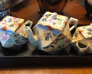 Late 19th/early 20th century Japanese tea set, Hanazume pattern (signed “Saji”) - has damage & repairs 
