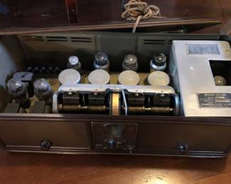 Interior of radio - case & lid are metal (lid lifts completely off)