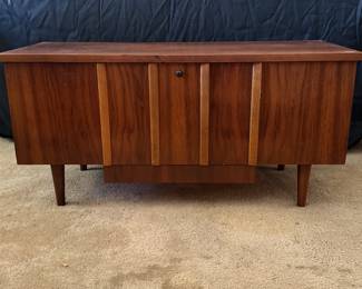Lane MCM Cedar Chest