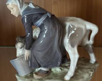 Royal Copenhagen "Girl with Calf" #779
