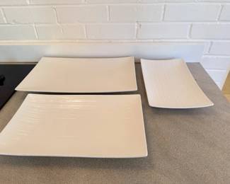 109 WhiteStripedServingTrays