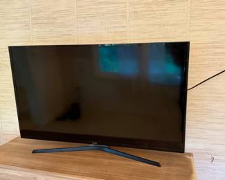 44 SamsungJ5200SmartTV