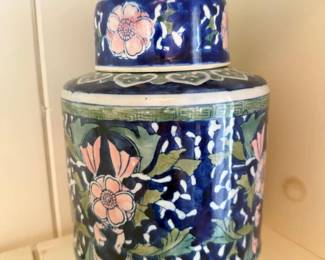 81 FloweredChinoiserieGingerJar
