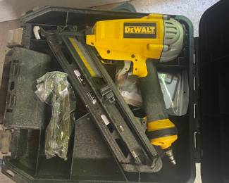 DeWalt heavy duty staple gun