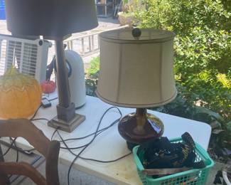 many vintage lamps