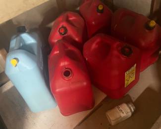 Gas containers