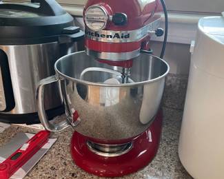 Kitchen Aid Mixer $100