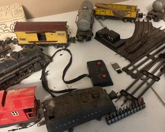 Another pic of Vintage Lionel Train Set $400