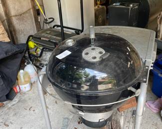 Weber Performer charcoal grill with side table $200