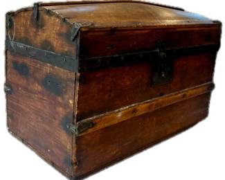 Antique Camel Back Doll Chest With Papered Interior & Tray - Wonderful Crowned Surface - Escutcheon & Lock