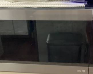 LG Neo Chef Microwave