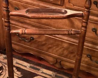 Ethan Allen Old Tavern Pine Gentlemens Dressing valet