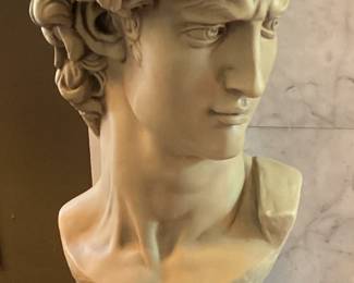 Replica buss of Michelangelos Statue of David
