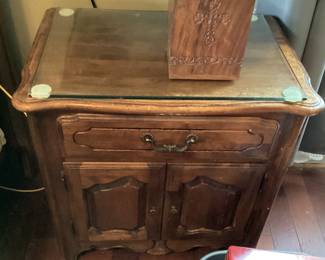 Ethan Allen French Country Birch Nightstand