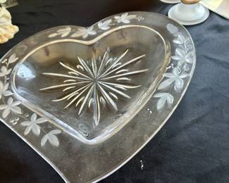 Mikasa Garden Terrace Heart Dish