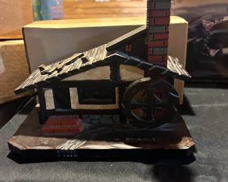 Antique Water Wheel Cottage Lamp