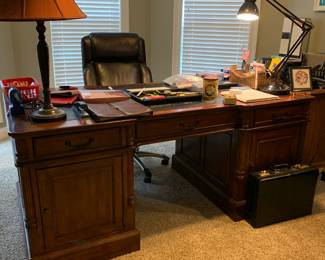 Executive style double sided desk