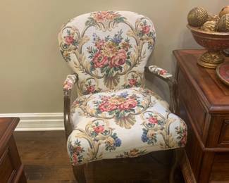Accent chair