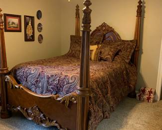 Queen Size 4 Poster bed