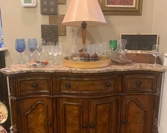 Sideboard/buffet