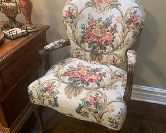 Accent chair