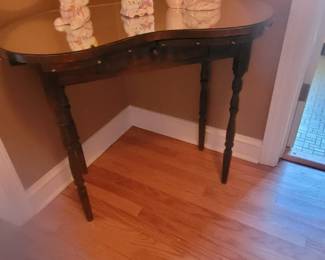 Vanity Table with mirrored top