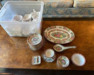 Beautiful Chinese Set, more pieces to be unboxed!