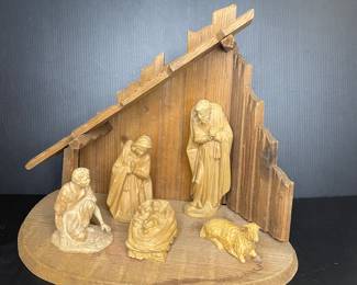 Wood nativity vtg