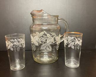 Vtg etched grapevine pitcher set
