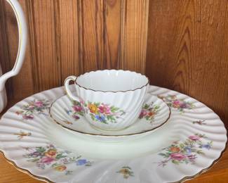 Minton Marlow Bone China Dinnerware set floral gold trim