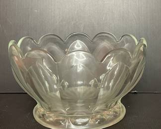 Vtg scallop edge serving bowl