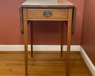 Craftique Pembroke style drop leaf table