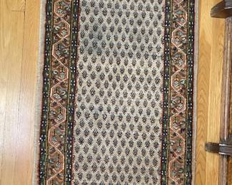 Hand knotted runner throw rug