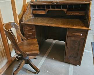 Roll Top Desk Chair