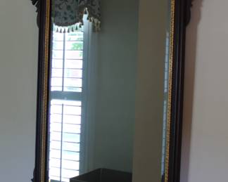 Henkel Harris federal style mirror, genuine mahogany with gold leaf trim